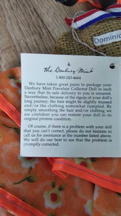 Порцелянова лялька Домінікана