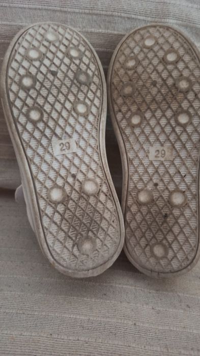 Sapatilhas brancas 29