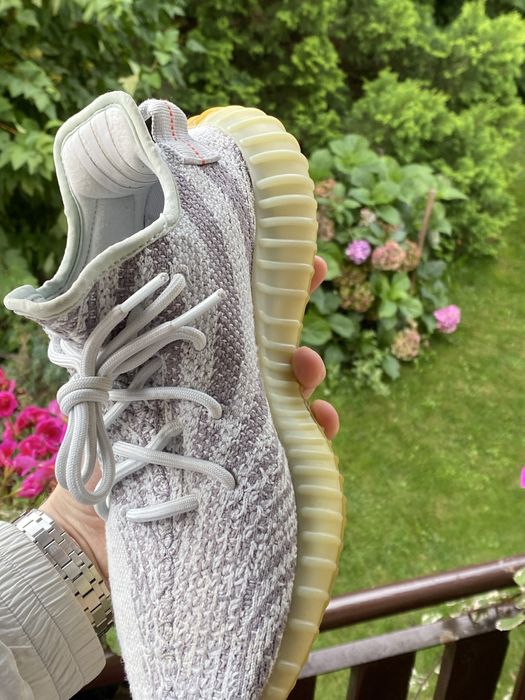 Yeezy Boost 350 v2 blue tint r. 40