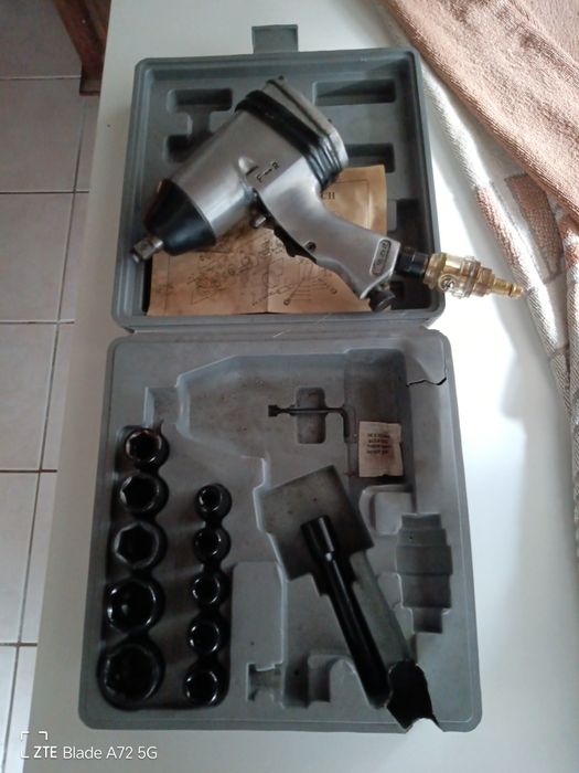 Máquina de impacto pneumática