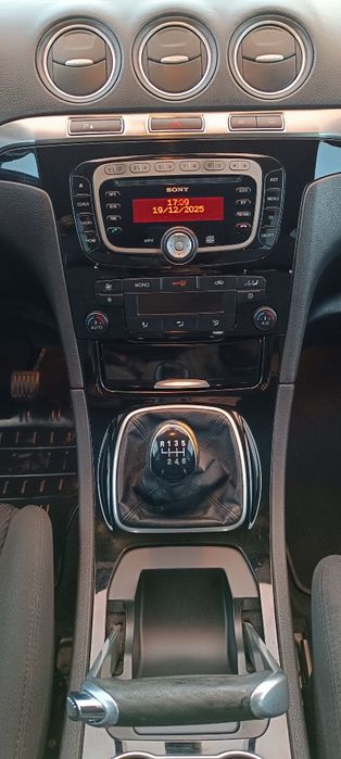 Ford Galaxy 2.0 140cv ano 2013