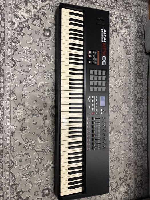 Akai MPK 88 Professional - Kontroler MIDI