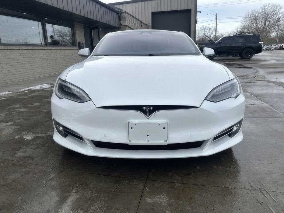 Tesla Model S P100D      2017