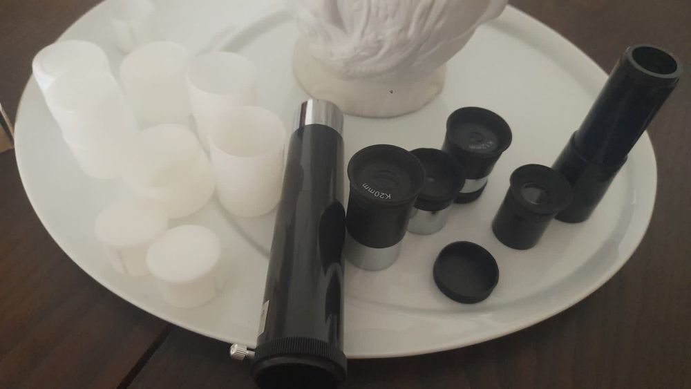 Telescópio com livro e acessórios