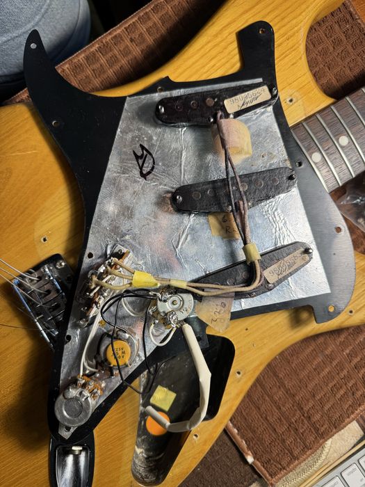 Продам Fender Stratocaster S9 1982