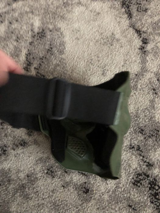 Маска пластика військових