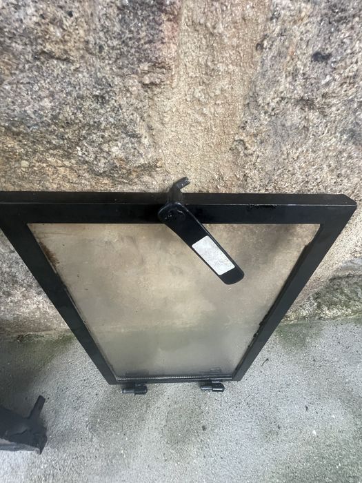 Porta de Lareira em Ferro e Vidro