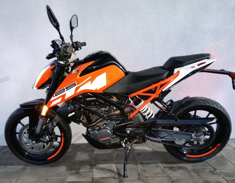KTM Duke 125 ABS LED a1  naked faktura transport w cenie oryginał