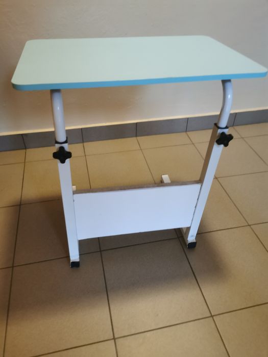 Stolik do laptopa