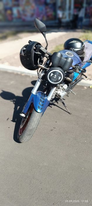 Продам мотоцикл Venom 200