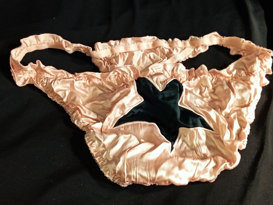 Нежный подарок для любимой: трусики Topshop в красивом боксе