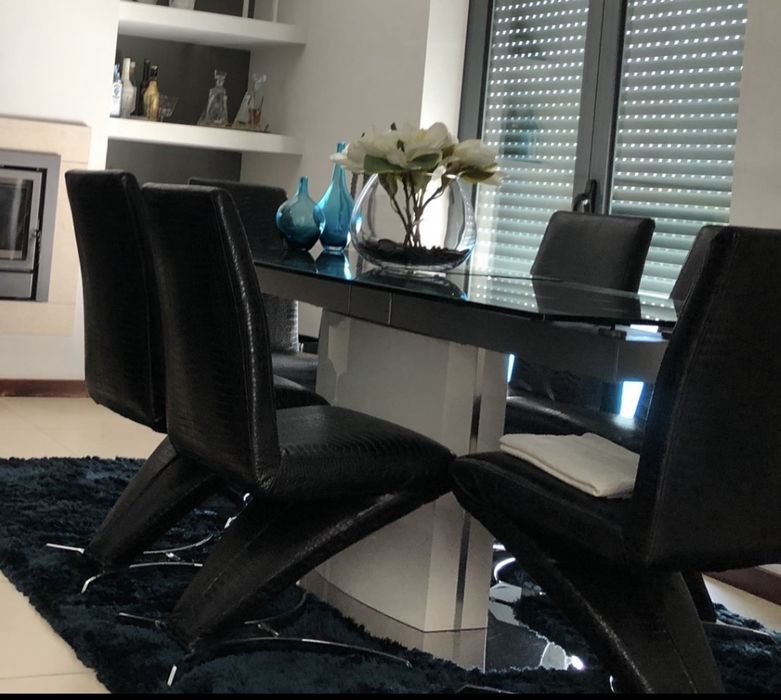 6 Cadeiras de Sala em Pele Sintética Preta – Design Moderno