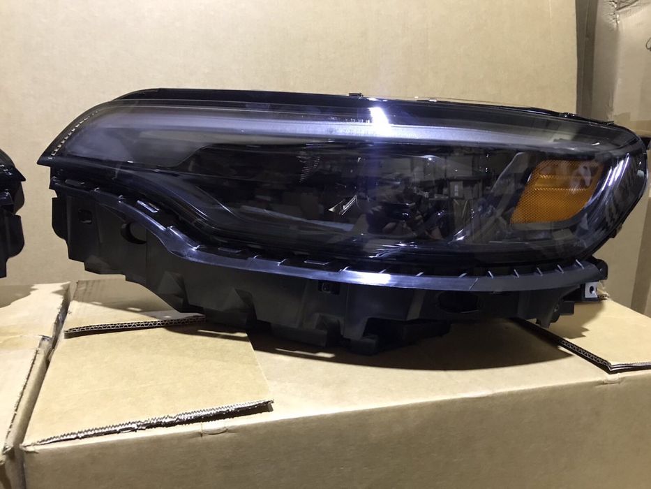 Фара Jeep Cherokee KL 2019-2021