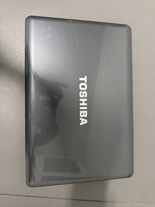 Toshiba Satellite L500-131 – Core 2 Duo / Radeon HD 4650 / 4GB – Excelente estado