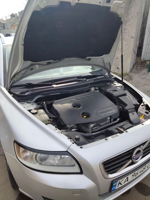 Продам автомобіль Volvo V50 1.6D2