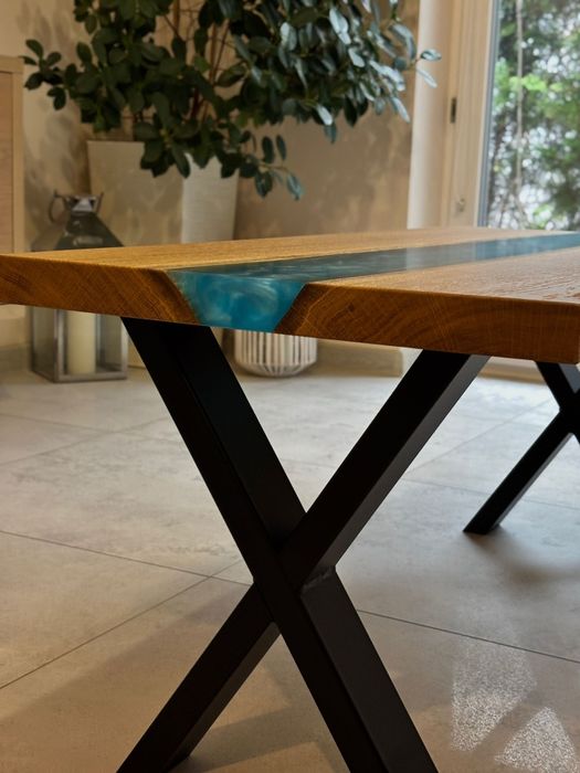 Stolik kawowy z litego drewna