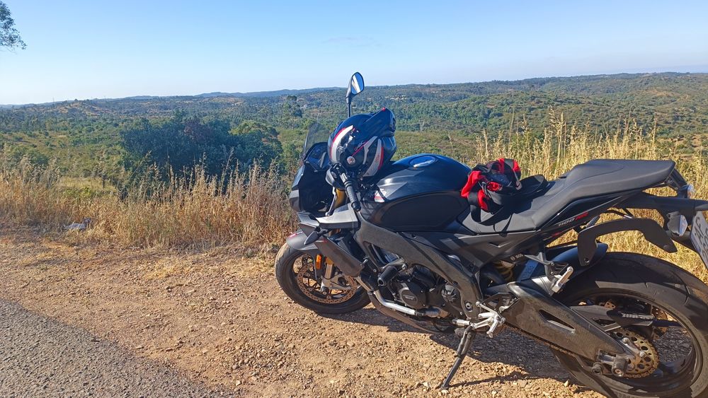 Aprilia tuono v4rr 2021
