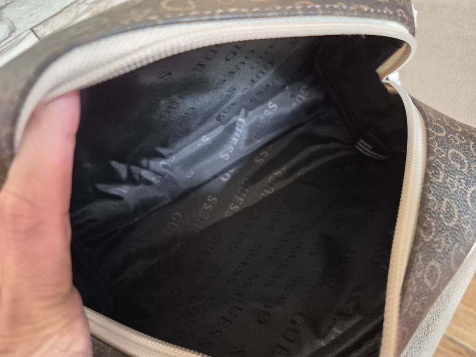 Kosmetyczka Damska Guess
