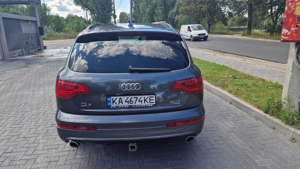 Audi Q7 2015 року