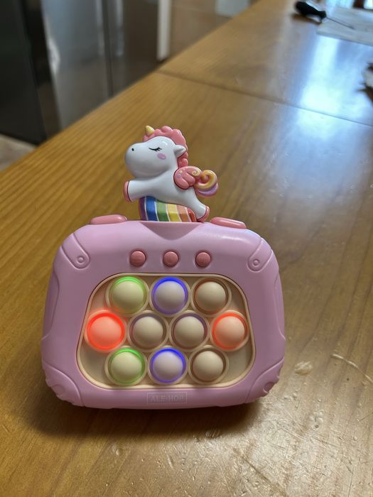 Vendo brinquedo para crianca .