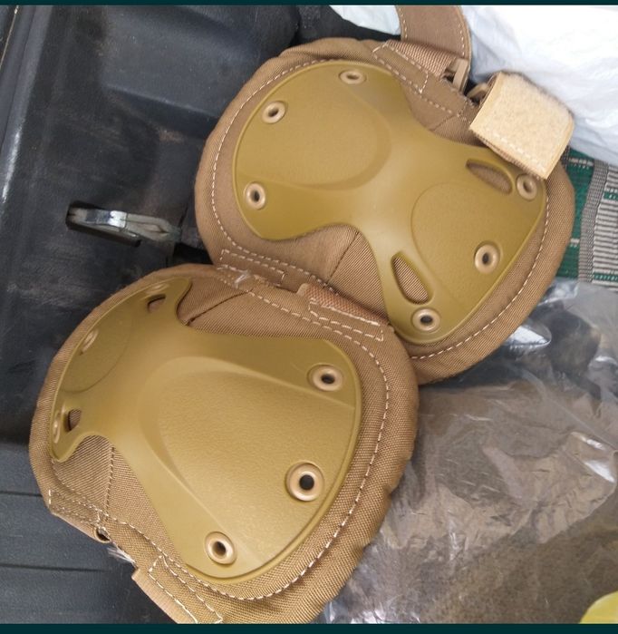 Налокітники,наколінники