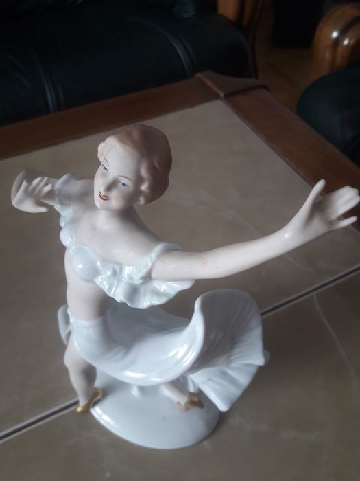 Figurka porcelanowa tancerka Wallendorf Janów Lubelski • OLX.pl