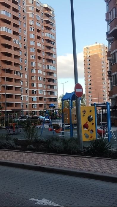 Ликвид!  "Реал Парк" Продам нежилое помещение 90 кв.м. Цоколь с окнами