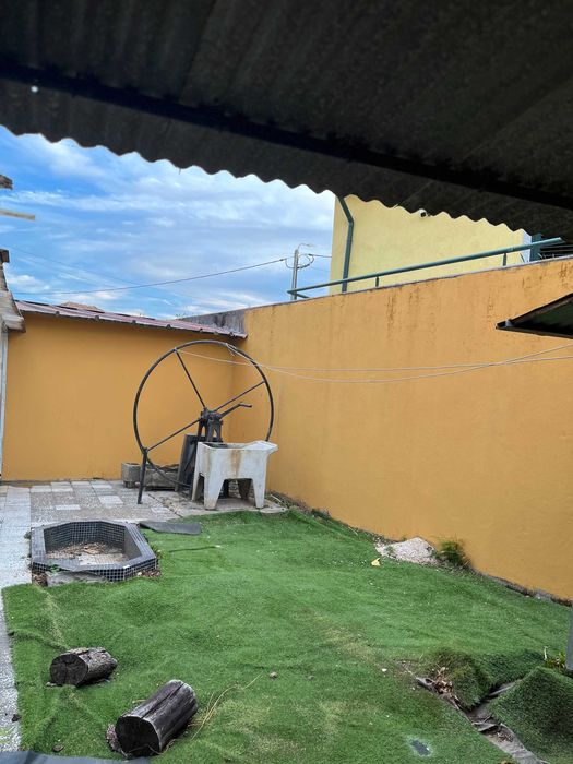Moradia T4 com garagem e jardim