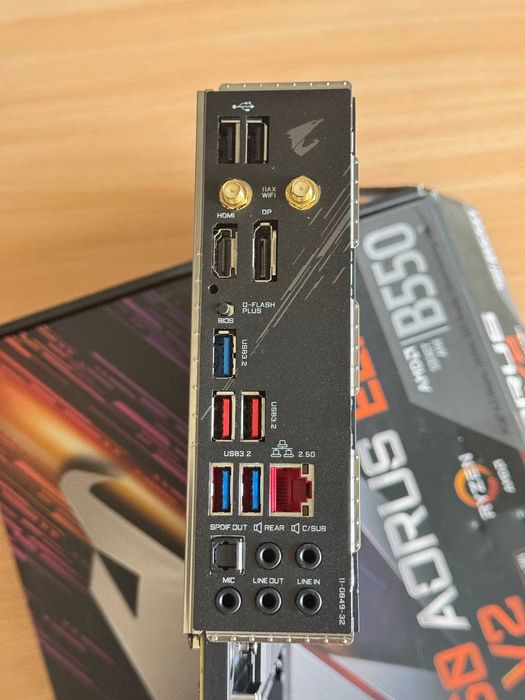 Материнська плата GIGABYTE B550 AORUS ELITE AX V2 (AMD AM4, ATX, DDR4, WiFi, Bluetooth)