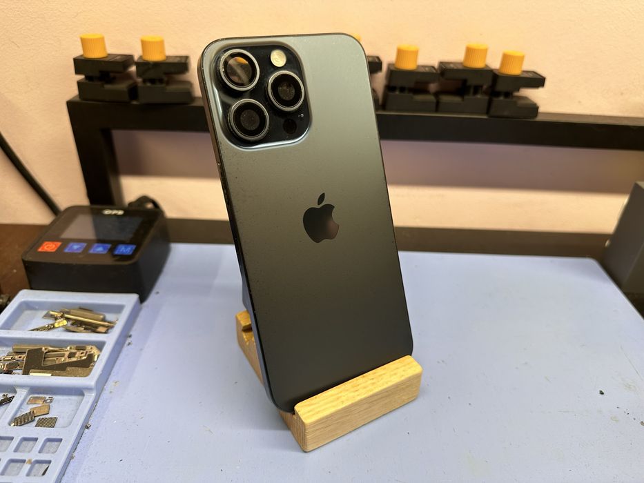 Оригінальні корпуси iPhone