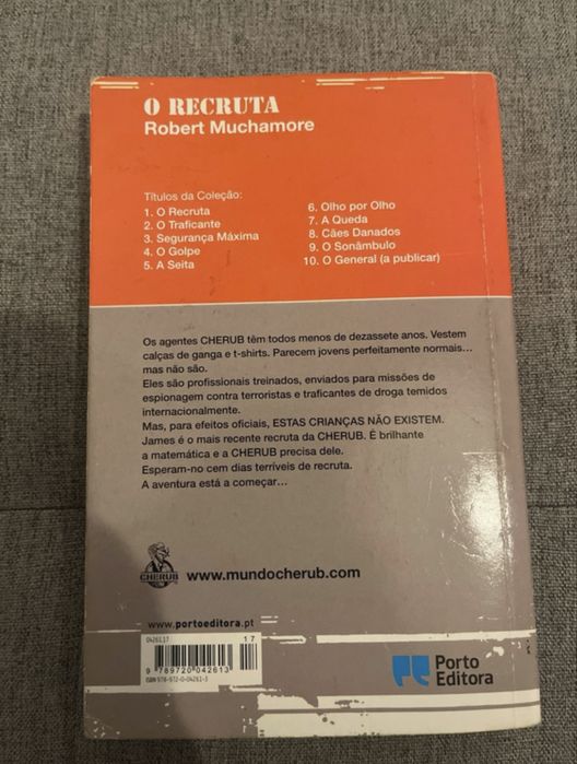 Livro “O Recruta” da coleção Cherub
