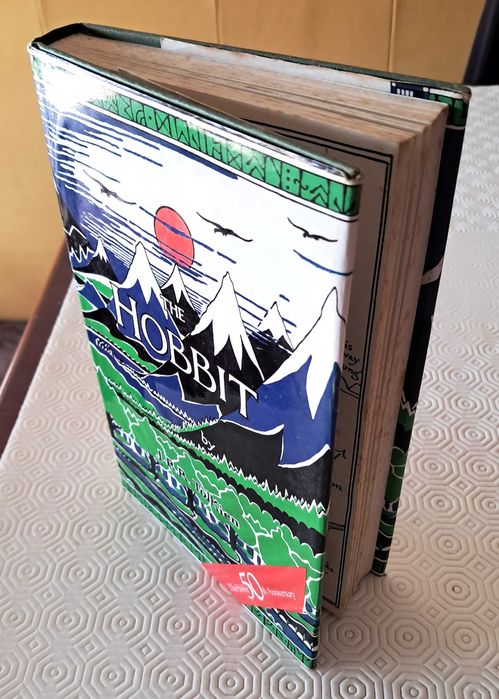 J R R Tolkien - The Hobbit – Edição Comemorativa 50.º Aniversário (1987) | Capa Dura + Sobrecapa