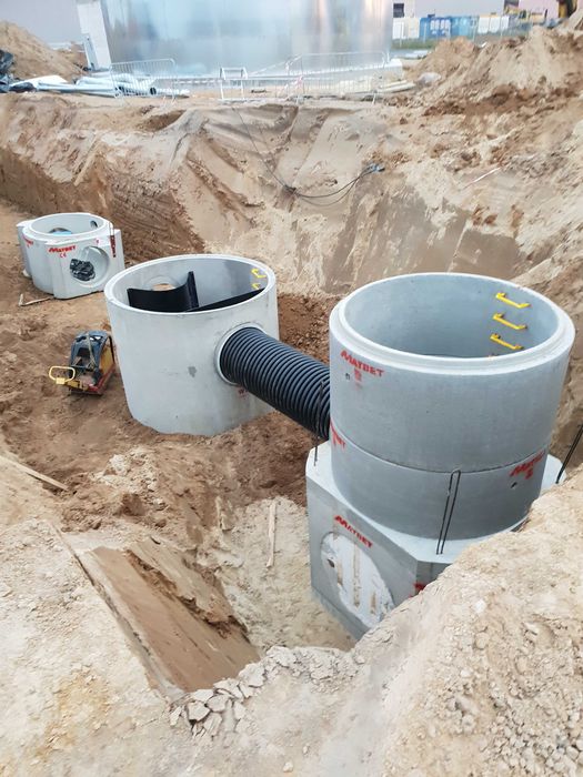 Sieci wodociągowe kanalizacyjne odwodnienia wykopy studnie przewierty