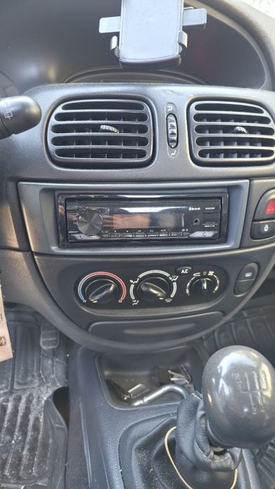 Renault Megane 1.9dti (98cv)
