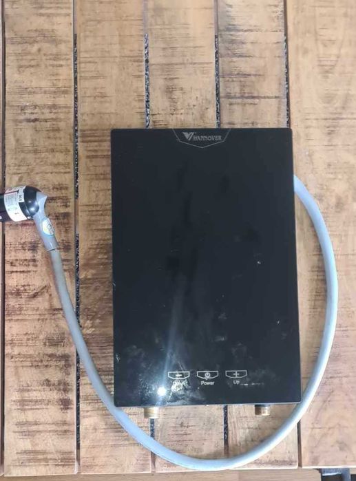 Przepływowy podgrzewacz do wody 8,5KW elektryczny