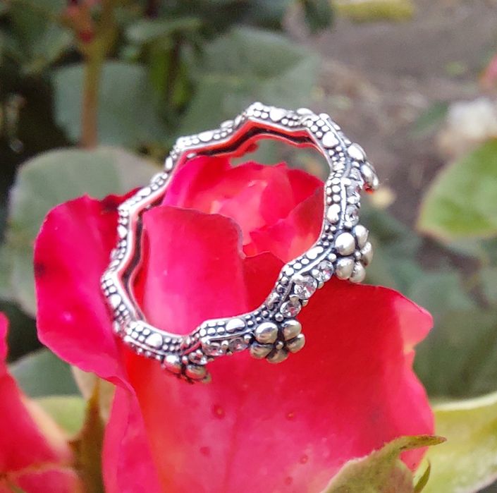 Каблучка  "квіткова корона "від Pandora