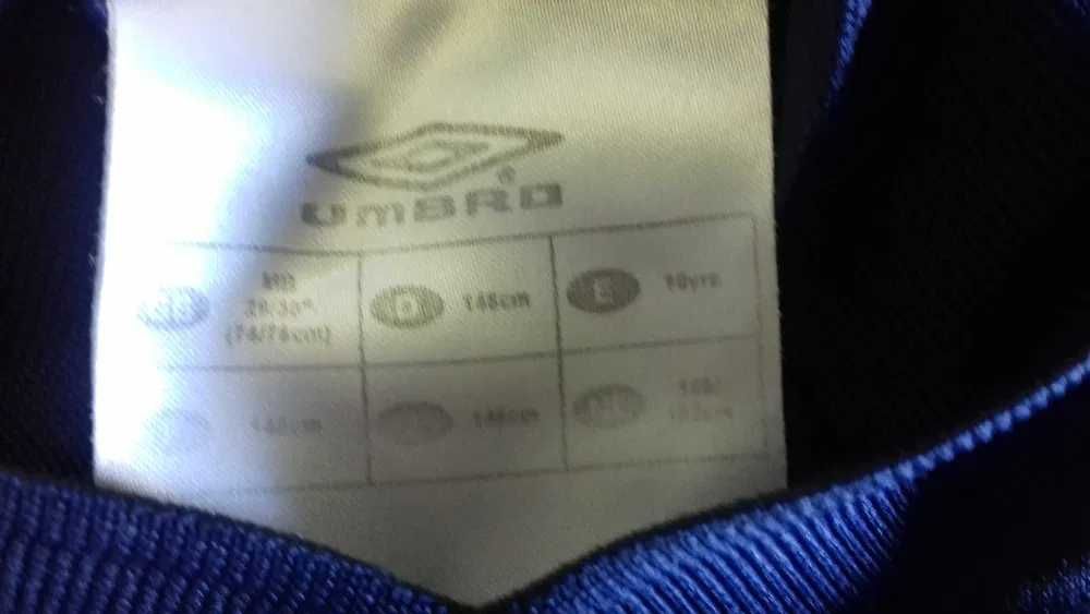 Kurtki, koszulki, spodenki, getry, buty piłkarskie