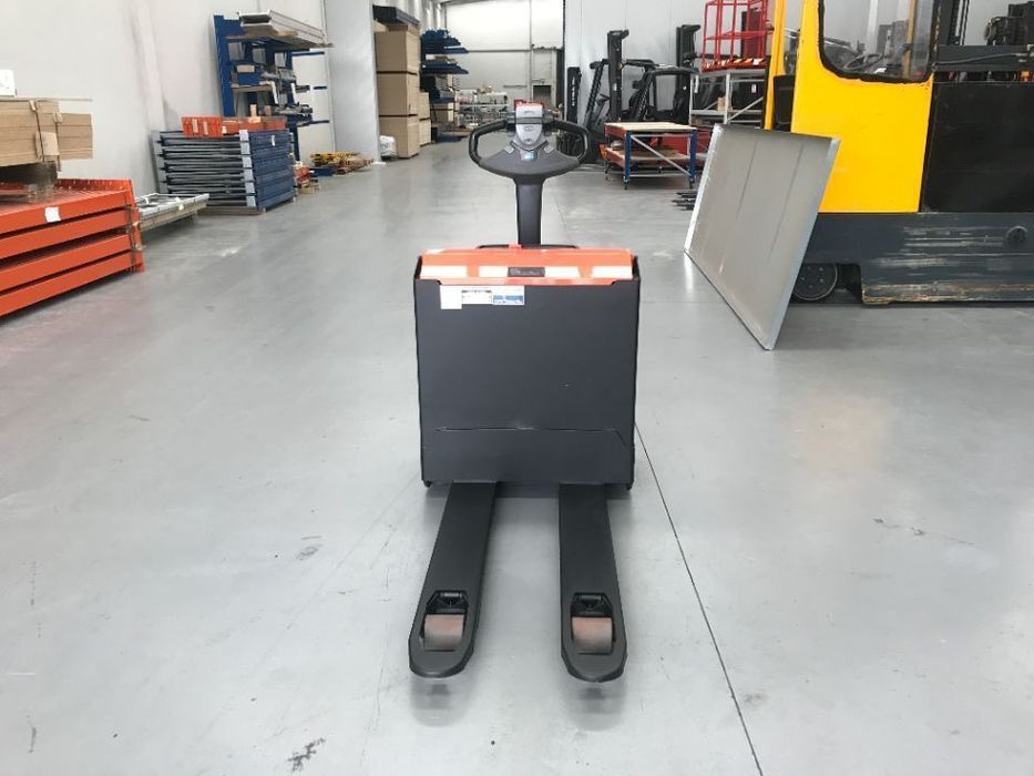 Porta paletes elétrico BT 1400 Kgs