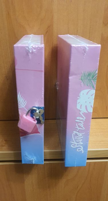 Блокнот новий дитячий в коробці.