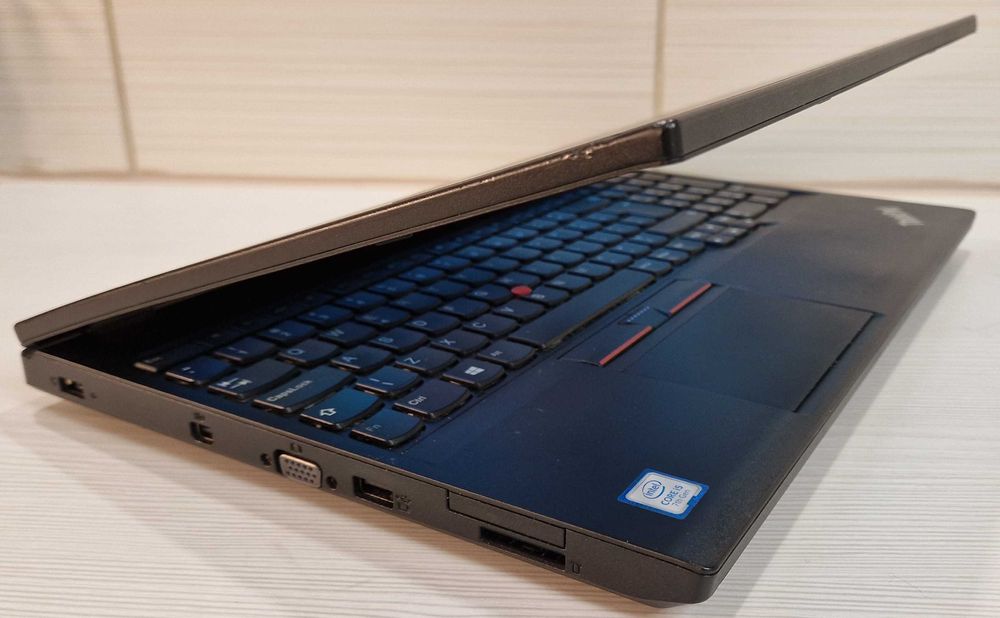 Laptop Lenovo ThinkPad L570 15,6" Full HD Intel Core i5 8/256GB 40 FPS