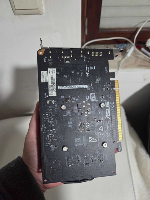 ASUS Phoenix GeForce GTX 1050 com 2 GB de VRAM (modelo PH-GTX1050-2G)