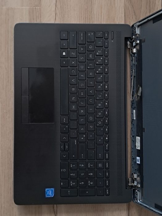 carcaça de um HP64738474862979121