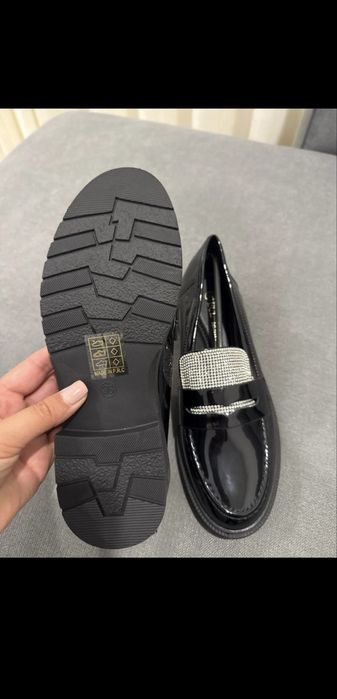 Sapatos  pretos polipele  novos