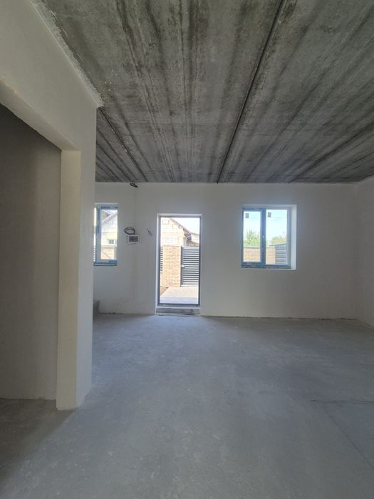 Продам дуплекс на Таращанському