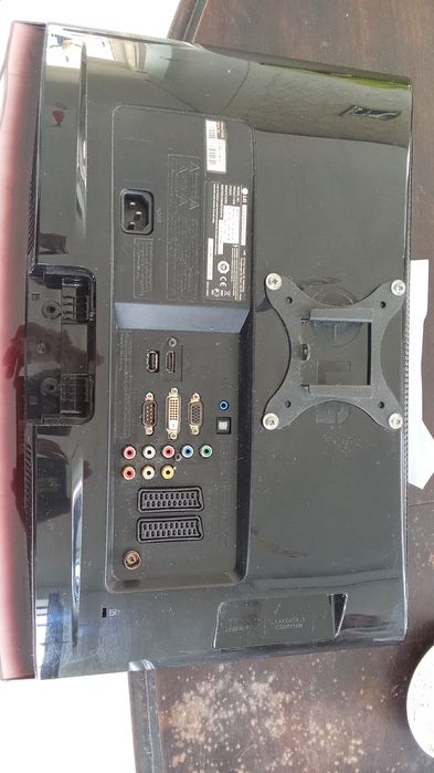 2 LG LCD TVs, Fully Functional, with 6 Photos64551174519810123