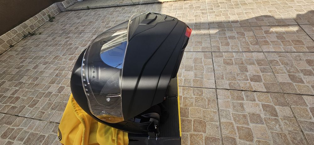 Capacete em excelente estado preto