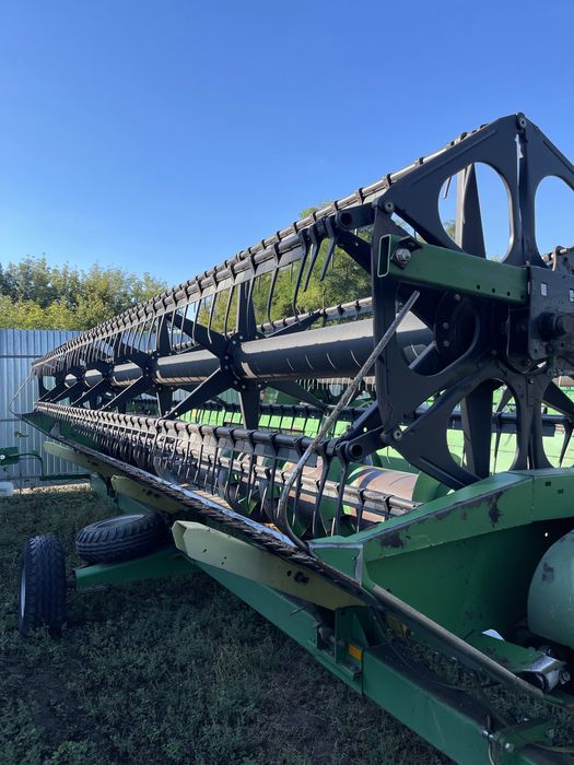 Комбайн John Deere T 660 + жатка 625R