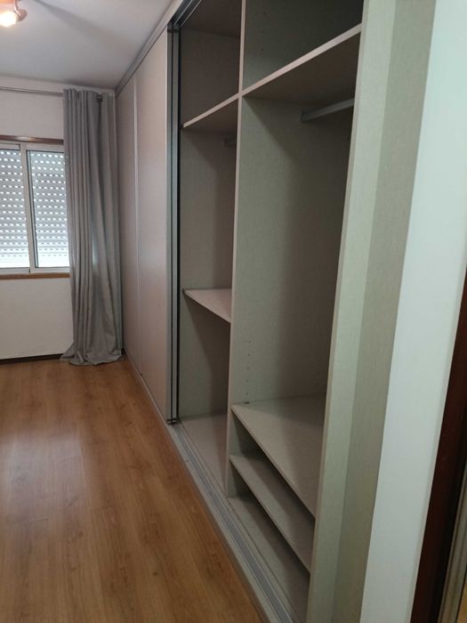 Roupeiro de ponta a ponta