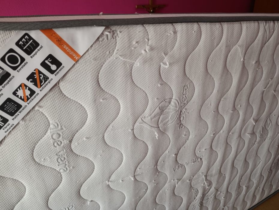 Cama de Solteiro com colchão
