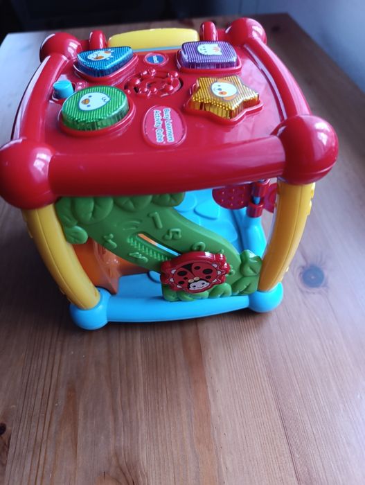 Interaktywna kostka vtech po angielsku